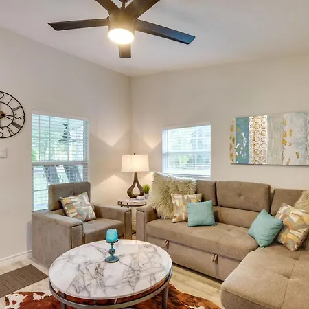 Peaceful Montgomery Vacation Rental With Porch!